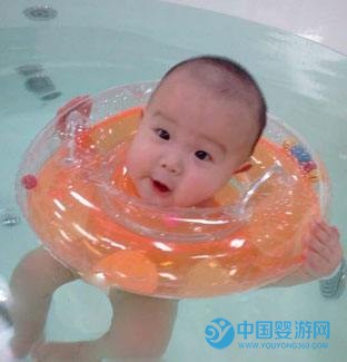 婴儿游泳突发状况应对技巧