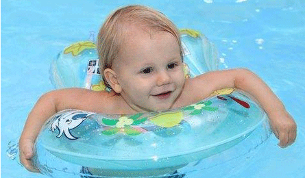 出色的宝宝源自经常去婴儿游泳馆