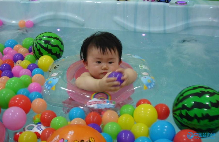 婴儿游泳提高数学能力