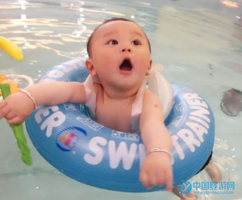 婴儿游泳增加宝宝食欲