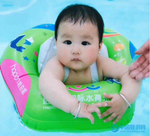 婴幼儿游泳的好处