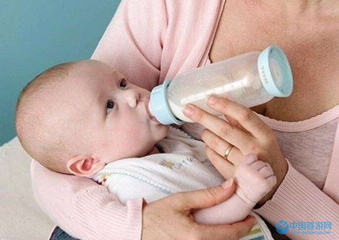 给新生儿喂糖水能防黄疸吗
