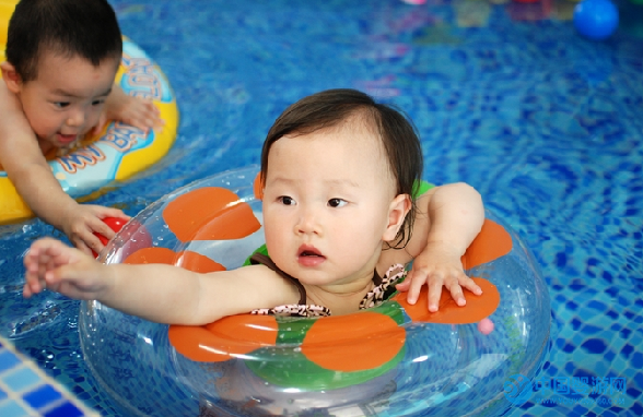 婴儿游泳馆选择空气能热水机好用吗1
