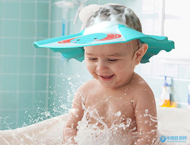 给宝宝洗澡的时候怎么预防耳朵进水4