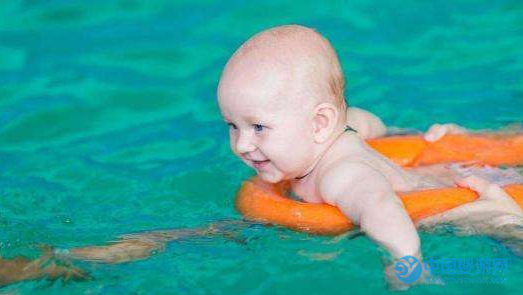 婴儿游泳提高宝宝食欲4