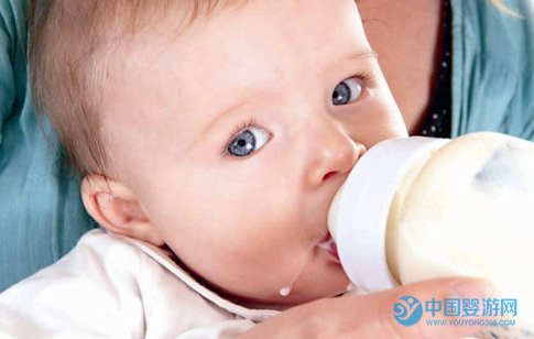 如何预防宝宝吐奶？家长必备2