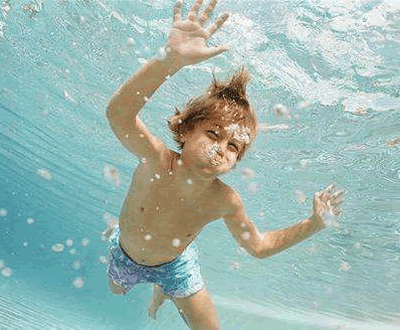 婴儿游泳防溺水和智能救生装置