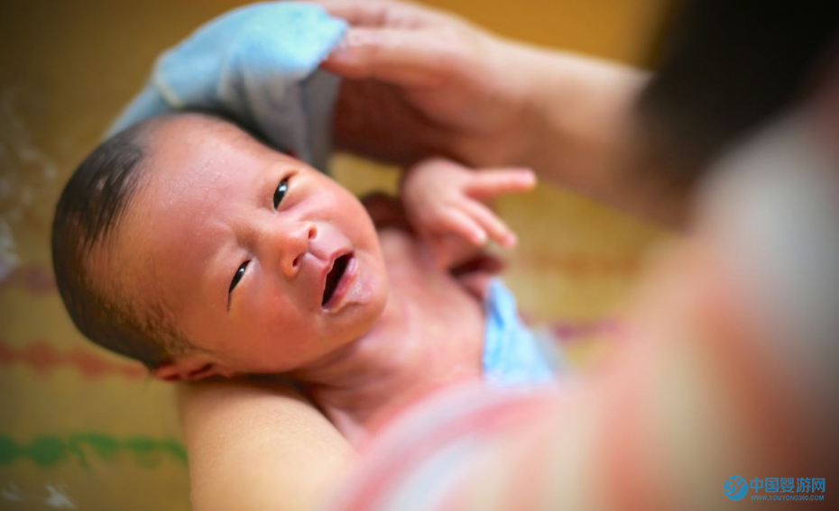 宝宝洗澡，这几个地方要特别注意 宝宝经常洗澡却体弱多病？