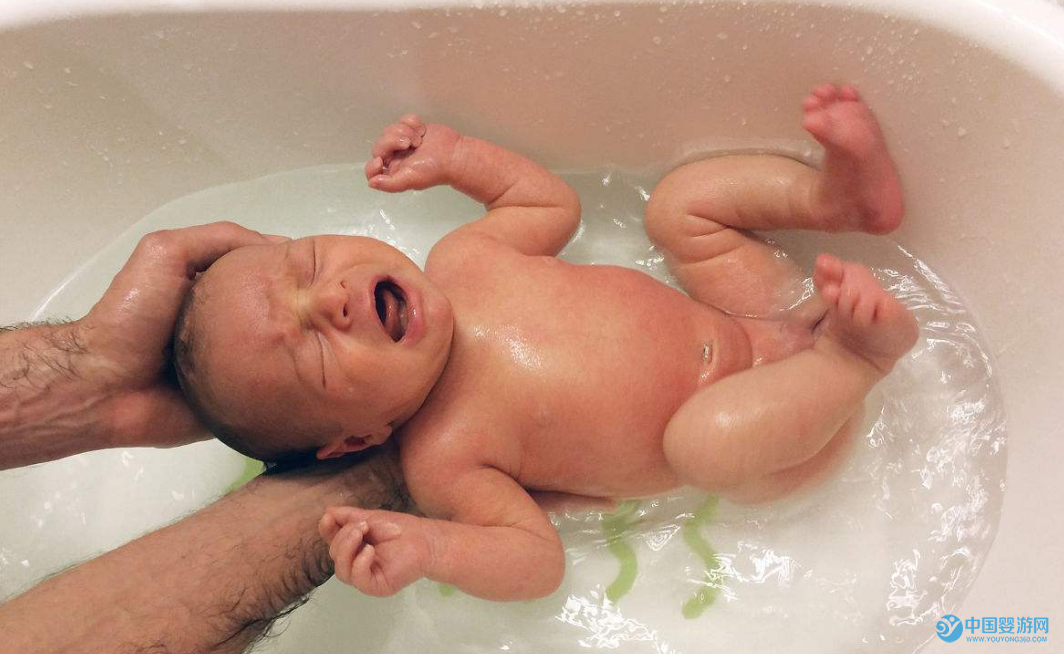 宝宝洗澡，这几个地方要特别注意 宝宝经常洗澡却体弱多病？原来真相是这样,宝宝洗澡就生病?真相让人大跌眼镜