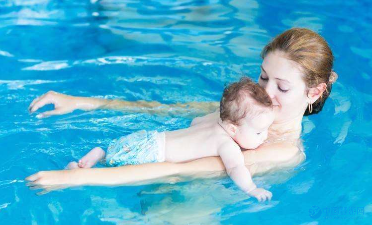 小投资，大回报，婴儿游泳最可靠 为什么婴儿游泳广受家长欢迎3