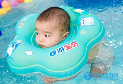 婴儿游泳圈脖圈怎么打气 婴儿游泳脖圈的正确充气办法 原来我们一直都做错了1
