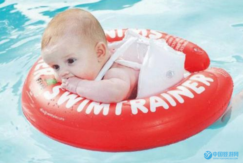 婴儿游泳提高宝宝心肺功能，让宝宝安然过冬