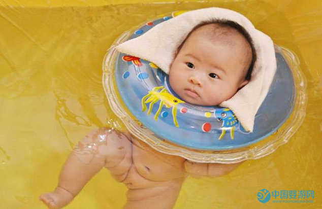 婴幼儿游泳脖圈伤害宝宝颈椎