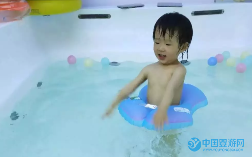 冬天婴儿游泳的好处