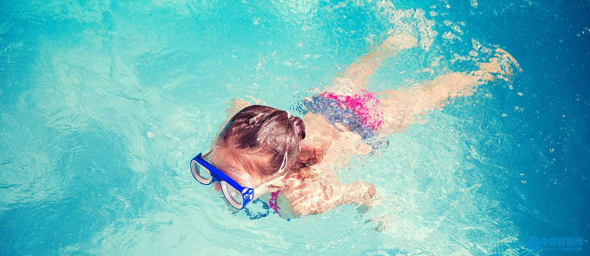 冬季婴儿游泳的这些好处，很重要却最容易被家长所忽视!2