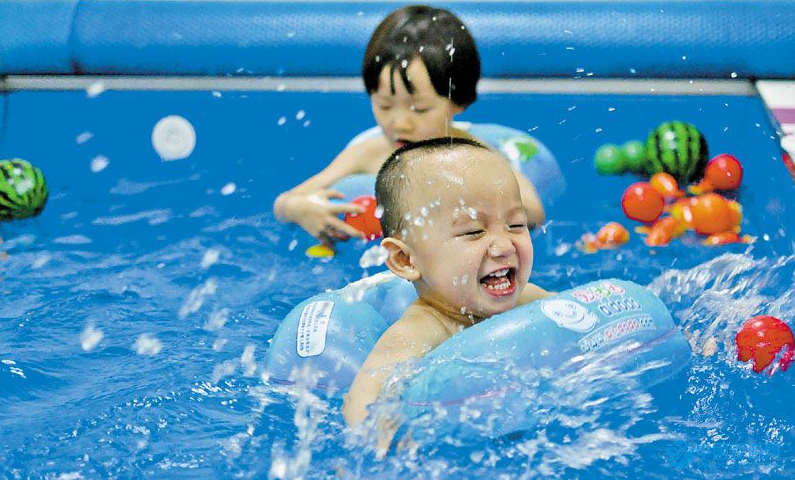 婴儿游泳溺水，妈妈不要慌 婴儿游泳溺水急救 如何防止宝宝溺水