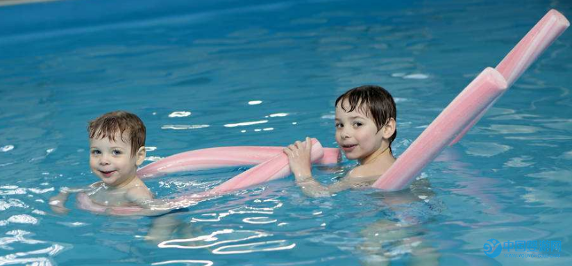 婴儿游泳馆用哪些“潜规则”吸引着家长？1