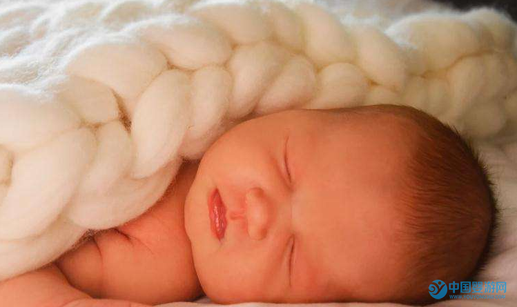 0-1岁宝宝成长发育5个热点问答 宝宝可以服用益生菌吗？宝宝睡眠不好怎么办？2