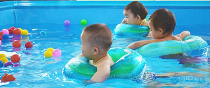 婴儿游泳有四大好处，但是具有这八种情况的宝宝都不能进行婴儿游泳 婴儿游泳的四大好处与八大禁忌1