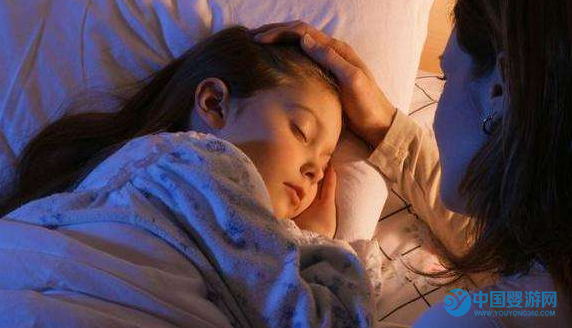 宝宝睡眠环境的五个冷知识，不少家长都做错了 小宝宝睡眠环境五不宜 注意宝宝睡眠环境，一年后宝宝变化惊人