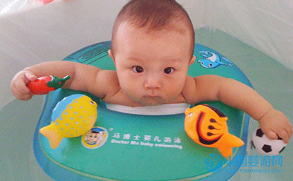 宝宝游泳出现过敏和头晕怎么办 婴儿游泳注意事项 婴儿游泳要注意什么2
