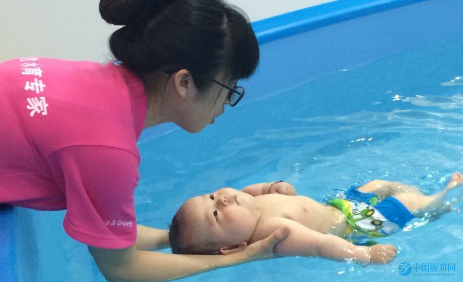 婴儿游泳馆员工工作要求 婴儿游泳馆18条制度1