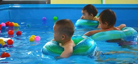 婴儿游泳馆5种引流方法 婴儿游泳馆吸引顾客的五种方法 婴儿游泳馆如何吸引顾客2