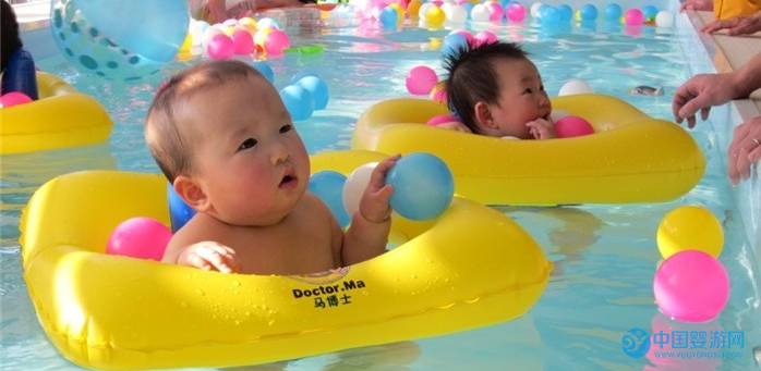 春天宝宝进入“猛长期”，更要带宝宝去游泳，此时游泳效果更好！ 坚持婴儿游泳的好处 婴儿游泳长得高 婴儿游泳促进身高增长