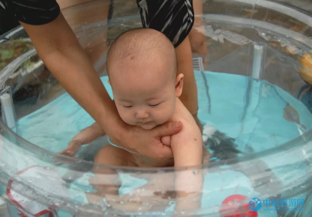 宝宝去婴儿游泳馆的注意事项
