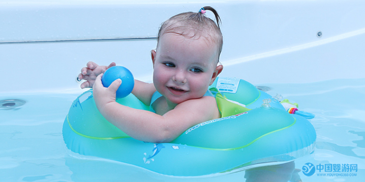 家长：让宝宝坚持婴儿游泳，是最明智的决定 坚持婴儿游泳的好处 婴儿游泳的最佳时间 婴儿游泳宝宝更聪明1
