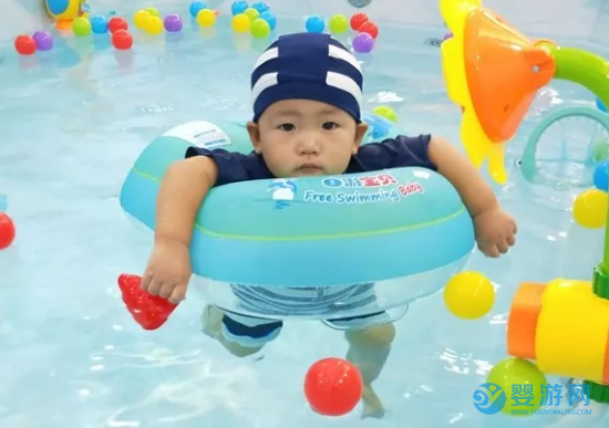 让宝宝坚持婴儿游泳，会发生什么情况？ 坚持婴儿游泳的好处 婴儿游泳的五大好处 婴儿游泳有哪些好处1