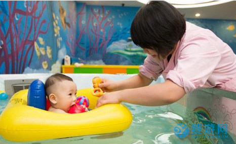 婴儿游泳馆常见的5种吸粉模式！ 婴儿游泳馆发展会员 婴儿游泳馆提高客流量 婴儿游泳馆提高收益2