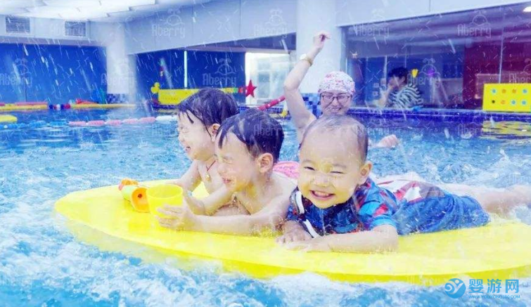 游泳馆六一儿童节可以做哪些亲子活动 婴儿游泳馆六一活动 游泳馆六一亲子活动 儿童节亲子活动吸引人。