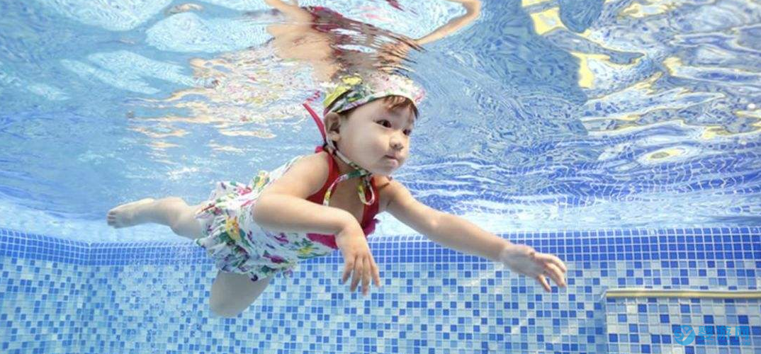 清清凉、心飞扬！游泳让您和宝宝清凉一夏！ 夏季天太热？带孩子去游泳吧！清凉健身好处多！ 坚持婴儿游泳的好处 婴儿游泳注意事项 哪些宝宝不适合游泳