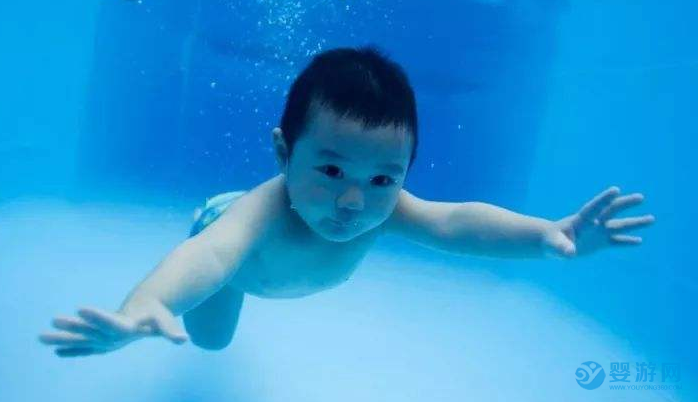 婴儿游泳五宗“最”，看完你心动了吗？ 为什么让宝宝游泳 坚持婴儿游泳的好处 婴儿游泳有哪些好处4