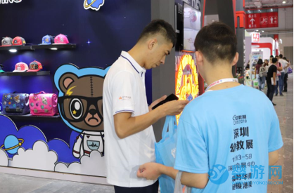 中国幼教行业协会秘书宣传部向观众介绍2019深圳幼教展