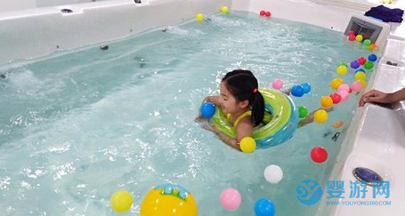 婴儿游泳的好处 婴儿游泳注意事项 坚持婴儿游泳的好处 婴儿游泳的变化4