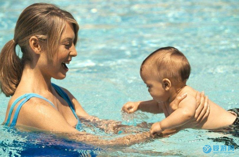 如何做一名优秀的婴儿游泳水育师？有这五点要求！ 做婴儿游泳水育师条件 如何做优秀的水育师 优秀水育师的五大要求3 (4)