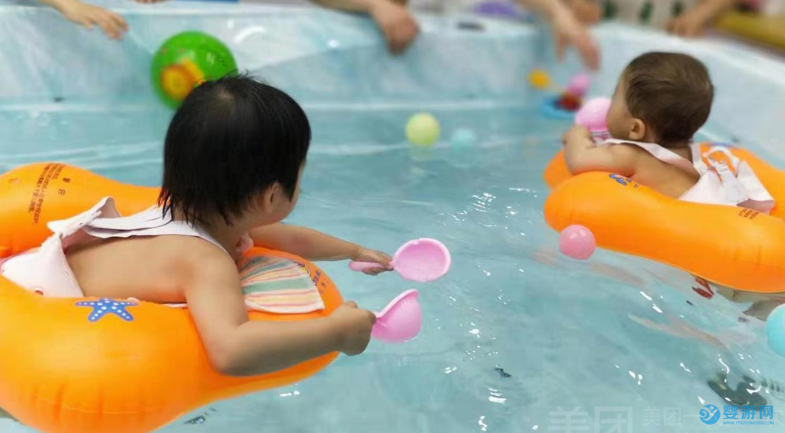 冬季游泳对宝宝有好处，但是要注意这些事情 冬季游泳十大注意事项 坚持婴儿游泳的好处 婴儿游泳的好处有哪些 婴儿游泳注意事项 (5)
