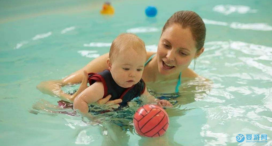 原来，宝宝歪头、肌张力高，婴儿游泳就能轻松缓解！ 婴儿游泳缓解宝宝歪头 婴儿游泳缓解肌张力高 坚持婴儿游泳的好处 (3)