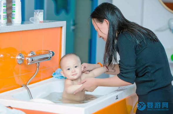 婴幼儿游泳对孩子的好处和意义