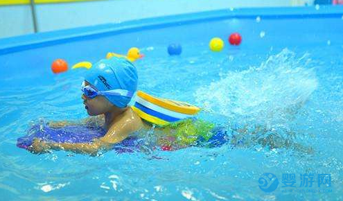 疫情期间，带宝宝进行婴儿游泳的8个注意事项！ 婴儿游泳8个注意事项 婴儿游泳的注意事项 婴儿游泳需要注意什么 (3)