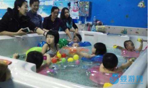 孩子害怕水不敢学游泳怎么办