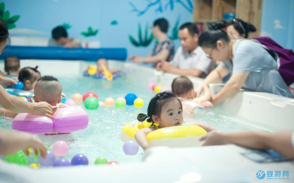 婴幼儿游泳的好处和注意事项