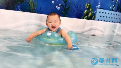 婴儿游泳改善孩子消化不良