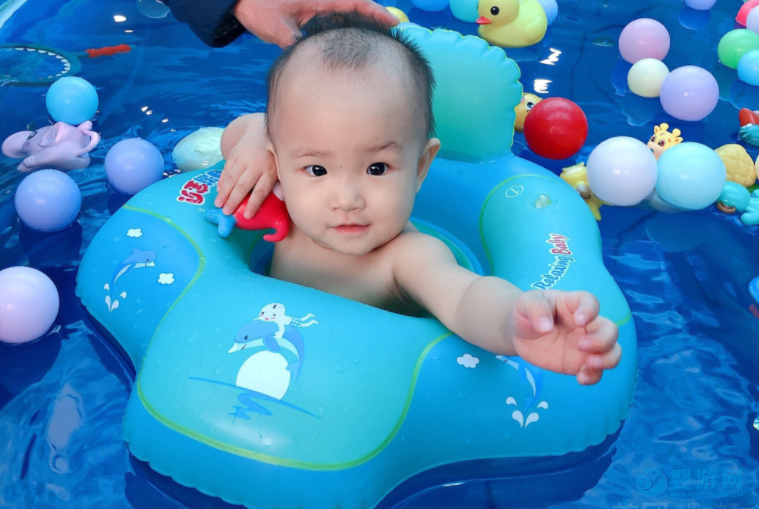 婴幼儿游泳有效锻炼孩子身体