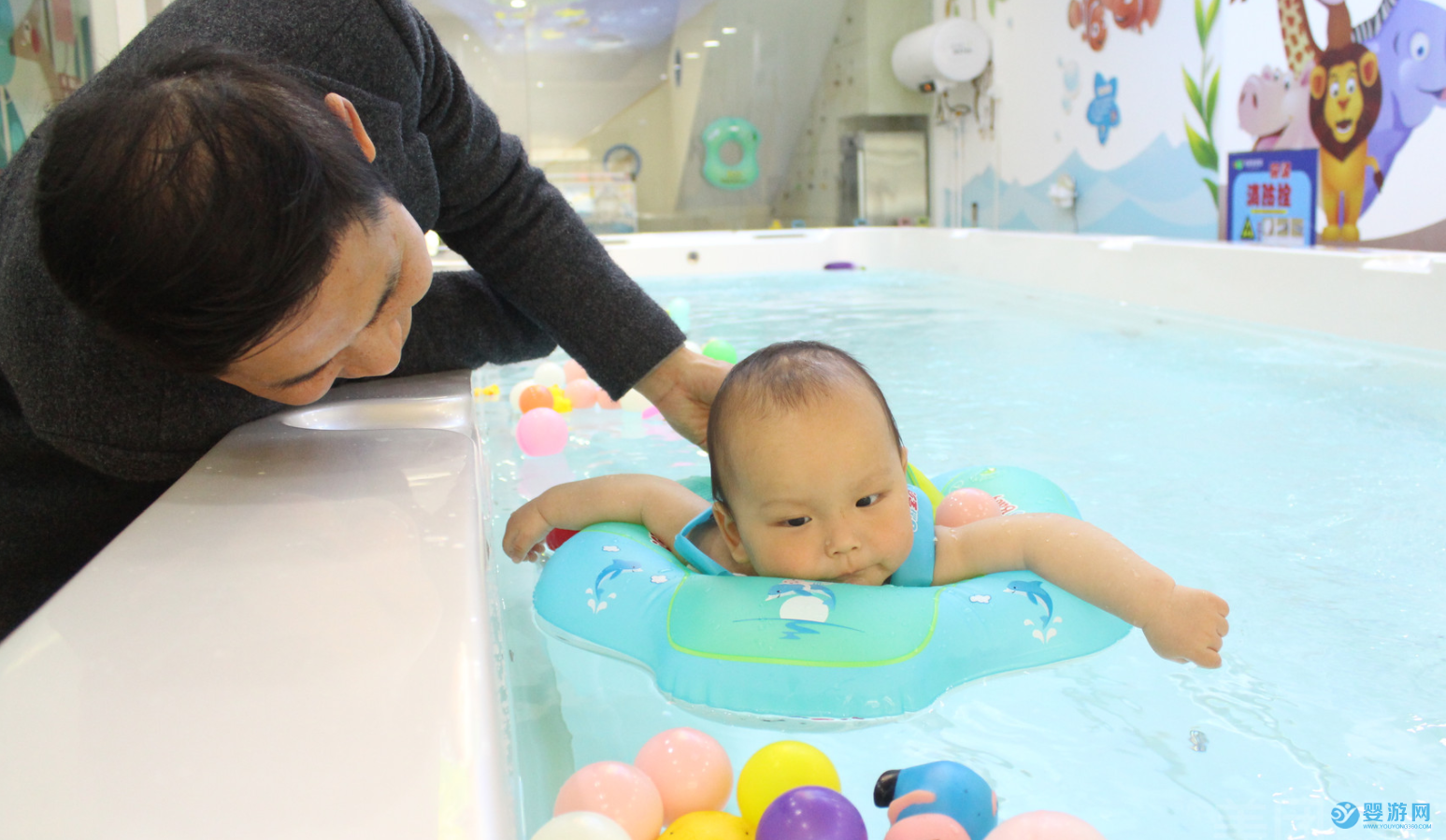 宝宝游泳提高宝宝运动能力