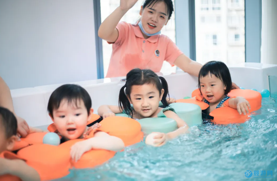 婴幼儿游泳有助于身心健康发育