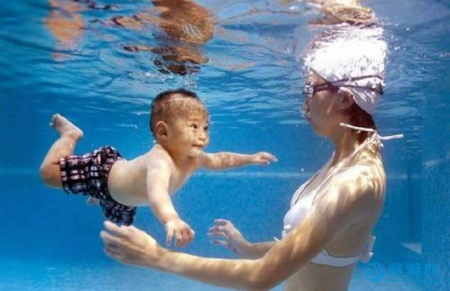 婴幼儿潜水有助于孩子心理锻炼