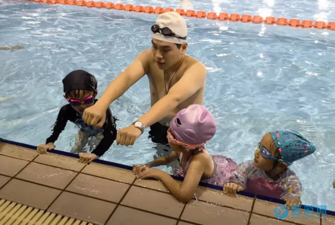 苏州市姑苏区游泳协会是怎么鼓励儿童学游泳的